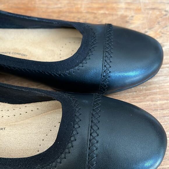 Clarks Shoes Sara Ballet Flat Black 9W Leather wide Comfort Arch Support - Picture 7 of 11